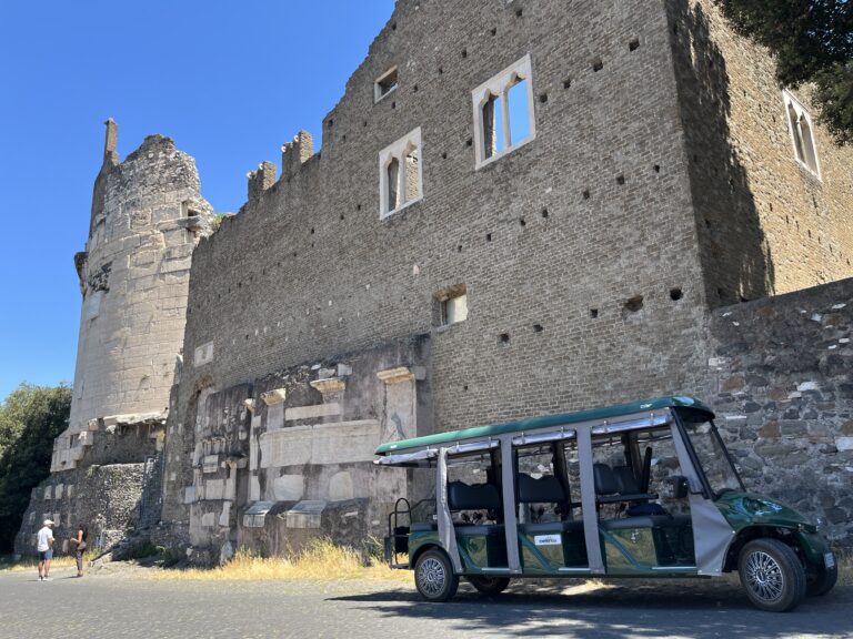 Scopri di più sull'articolo Scopri l’Appia Antica con le Visite Guidate in Golf Cart: Un’Opportunità per Tutti!